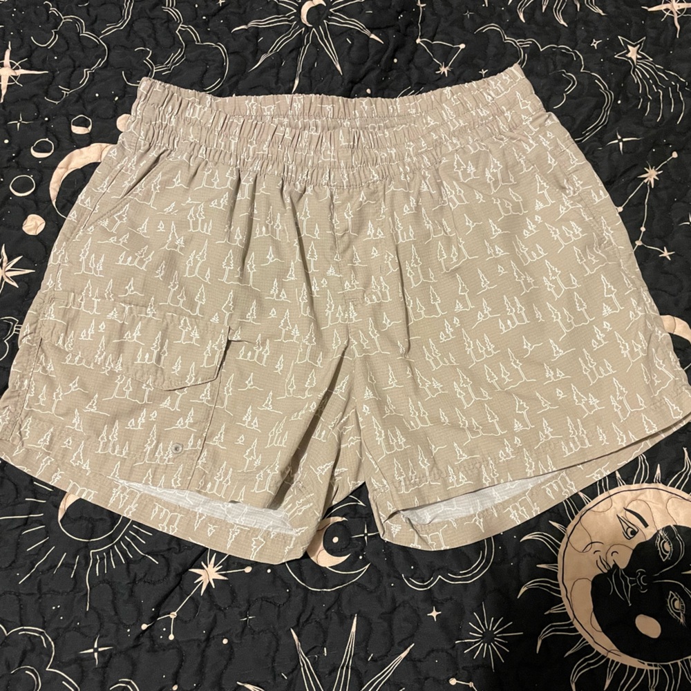 Columbia Women’s Hiking Shorts with Tree Pattern